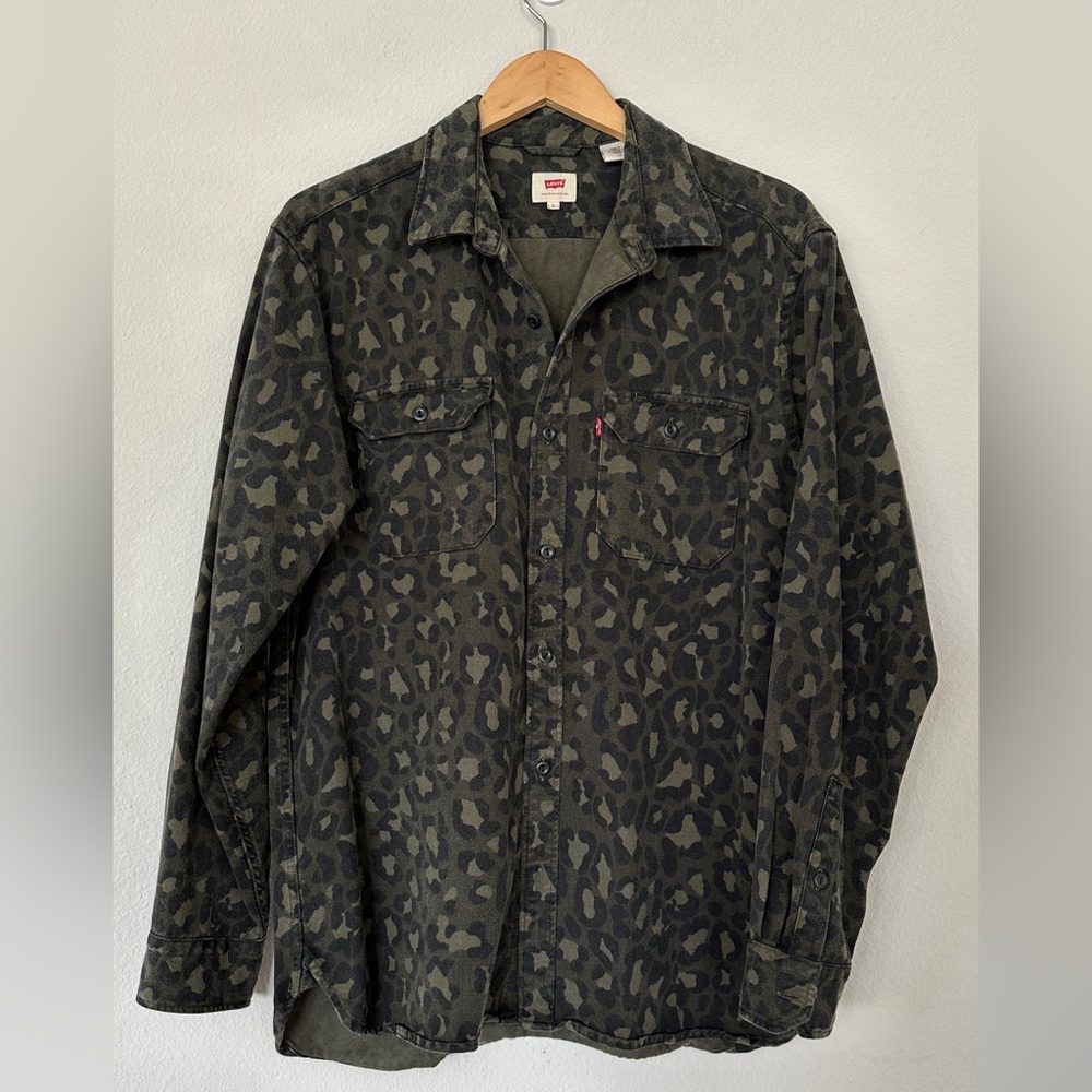Levi's Men's Dark Camo Button Down Shirt Jacket